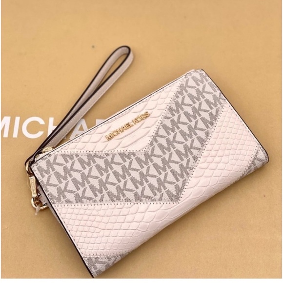 MICHAEL KORS LG
DOUBLE ZIP
WRISTLET
WALLET PHONE
HOLDER LIGHT
CREAM MULTI - Picture 5 of 12